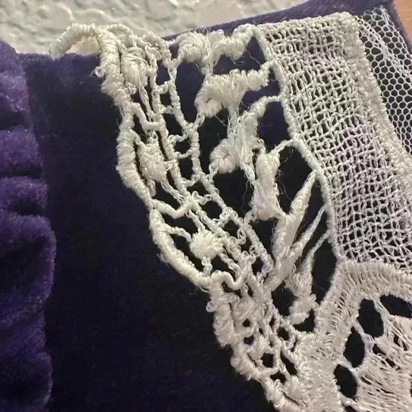 Handmade, purple velvet girls dress size 6X lace trim pleat waist long sleeve - Picture 4 of 9